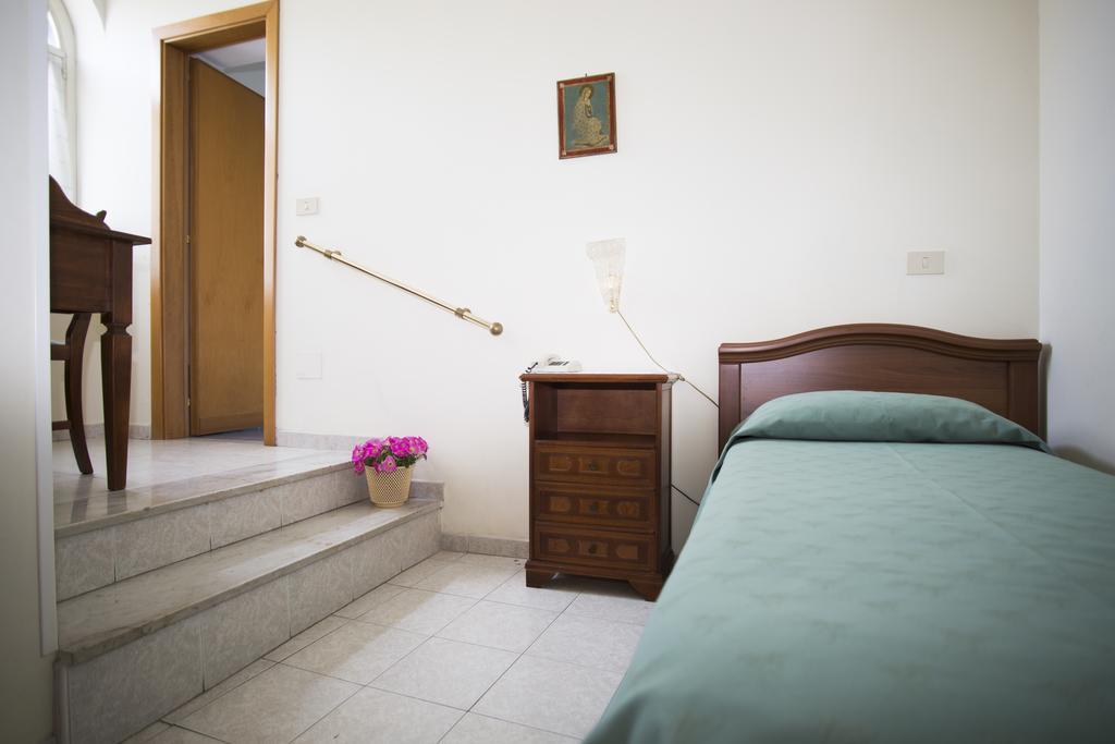 Domus San Vincenzo Bed & Breakfast Sant'Agnello Room photo