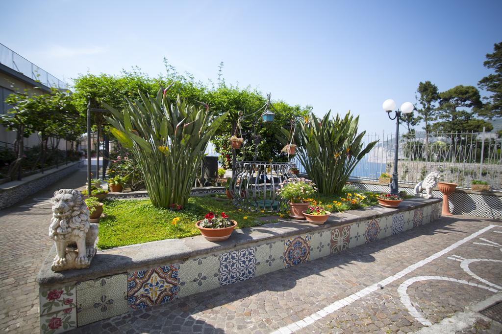 Domus San Vincenzo Bed & Breakfast Sant'Agnello Exterior photo